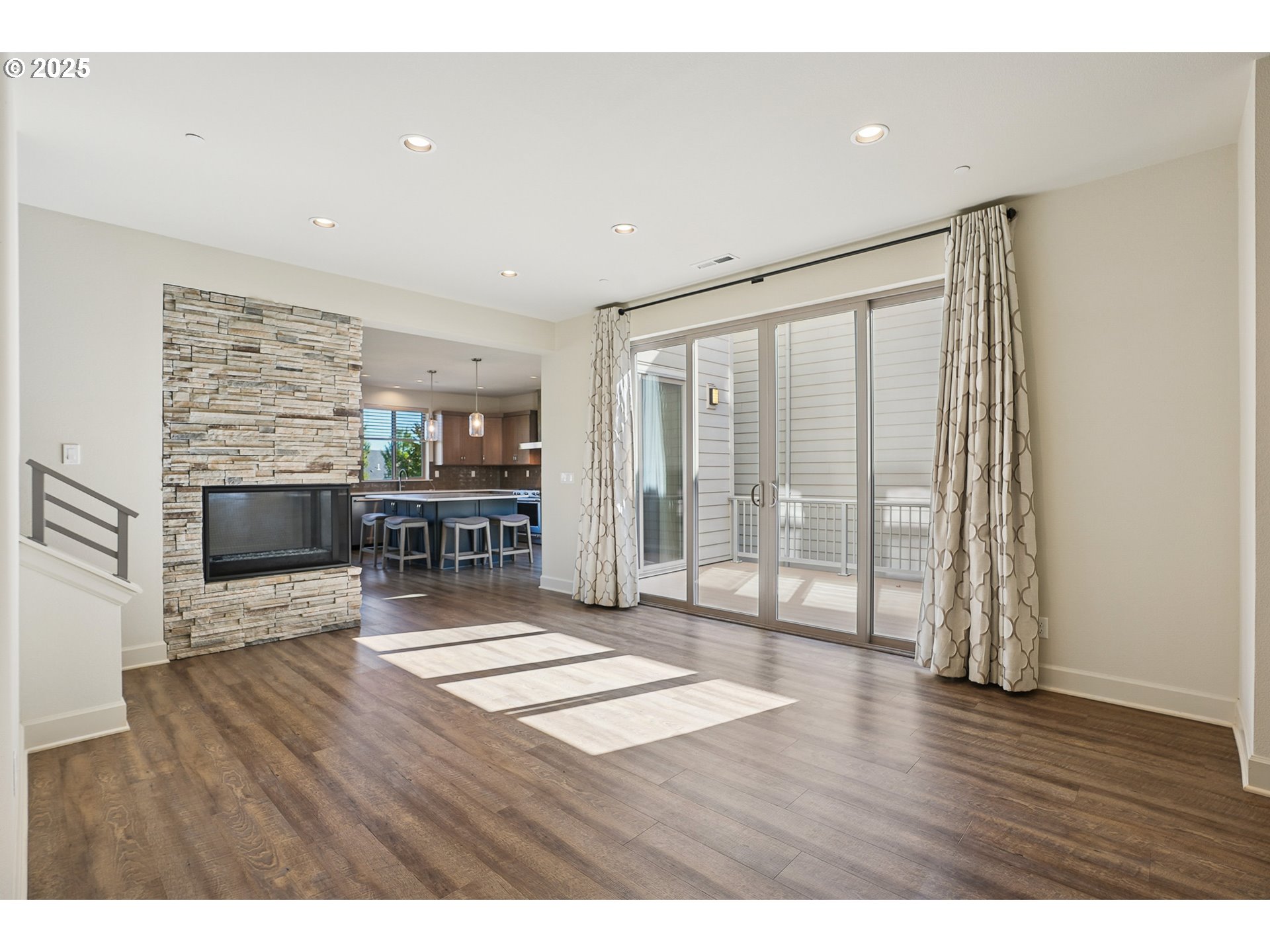 29280 Southwest Costa Circle East Wilsonville, OR 97070 - Photo 5 of 48