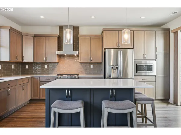 $699,900 | 29280 Southwest Costa Circle East, Wilsonville, OR 97070