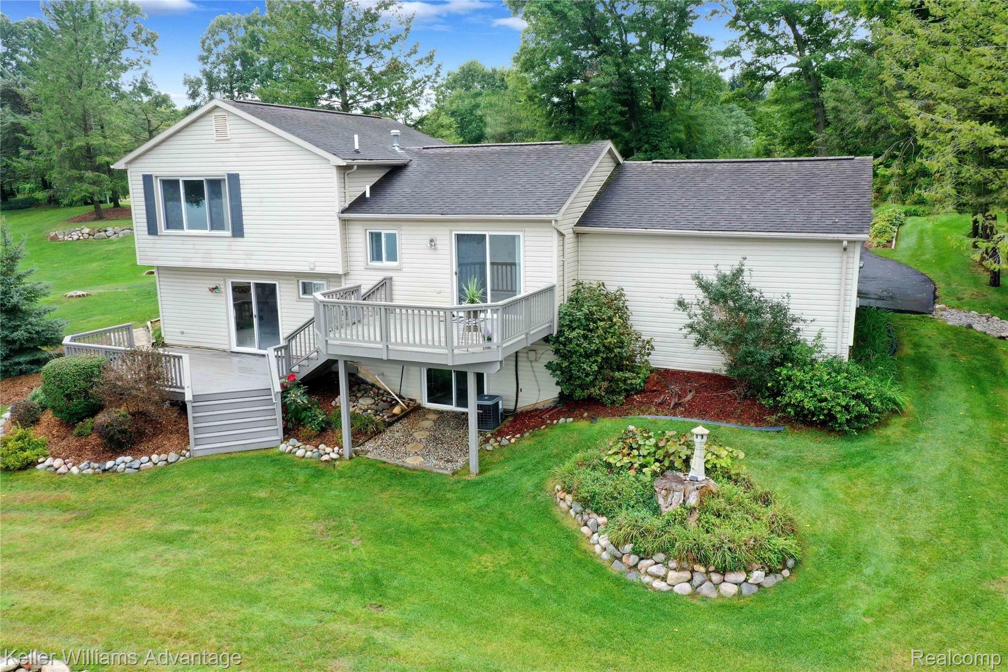 3019 Ripple Way White Lake, MI 48383 - Photo 34 of 47 DJI_0635.jpg