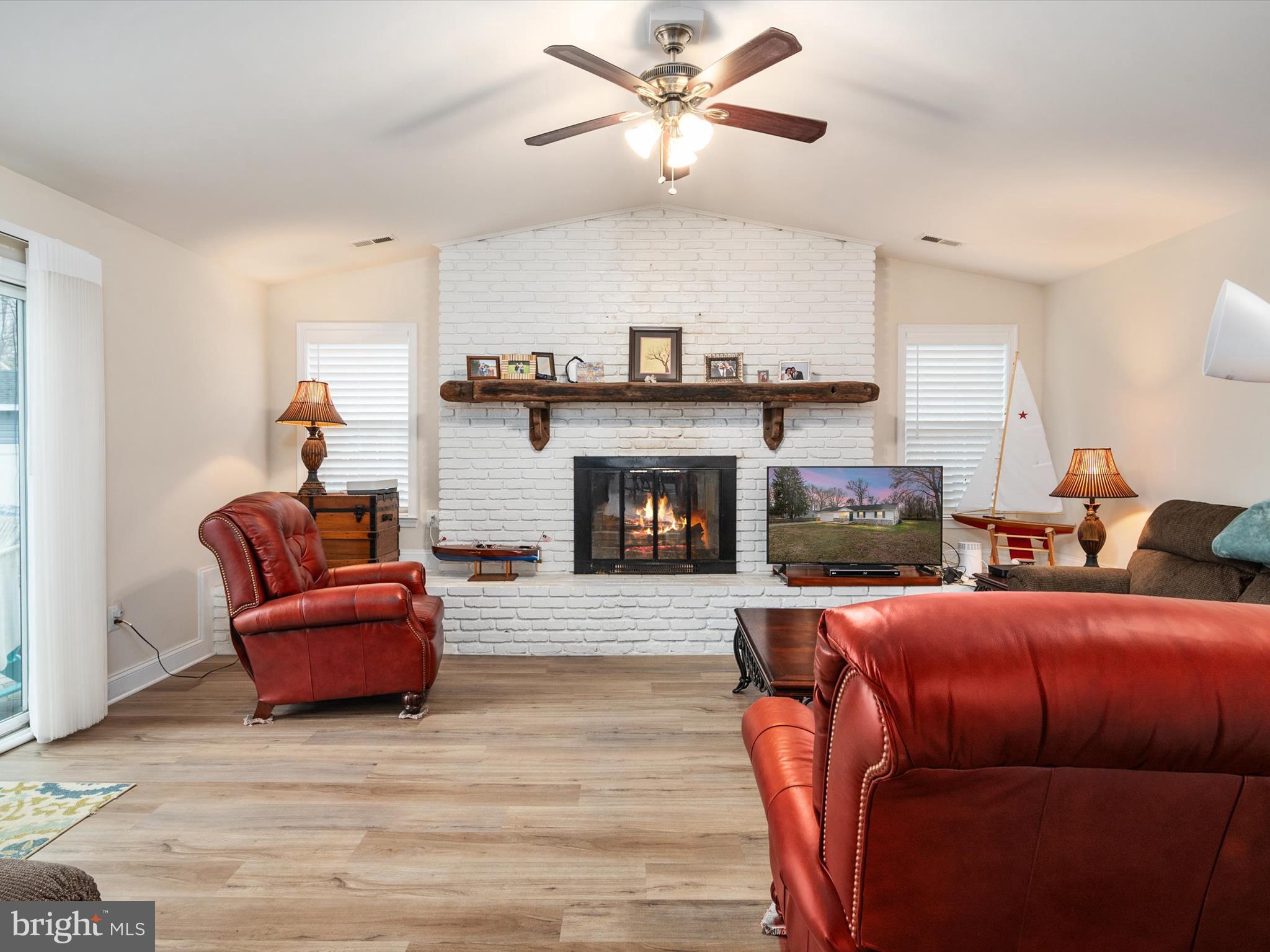 51 Claiborne Road Edgewater, MD 21037 - Photo 13 of 33 Family Room