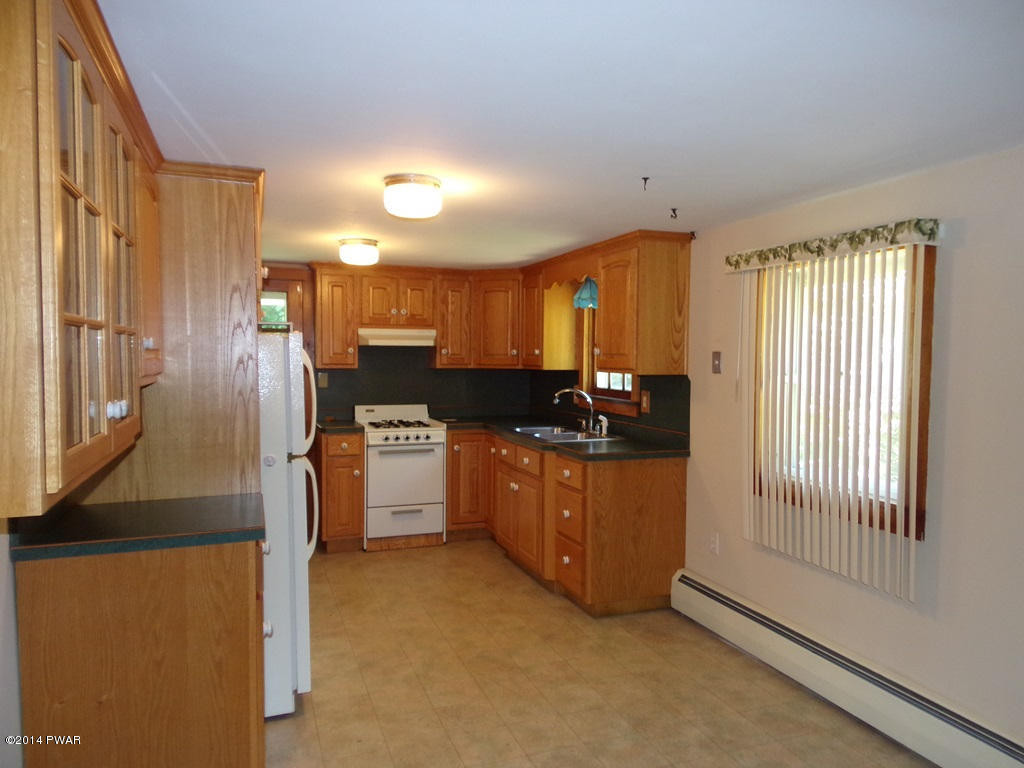 618 Sterling Road Sterling, PA 18463 - Photo 9 of 23
