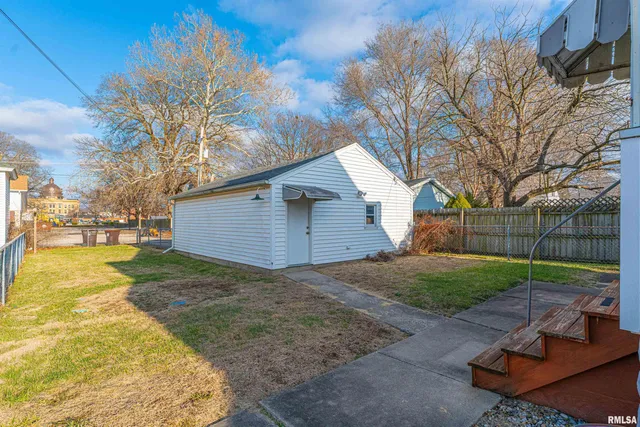 $150,000 | 216 Wyatt Avenue, Lincoln, IL 62656