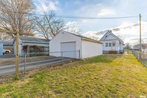 $150,000 | 216 Wyatt Avenue, Lincoln, IL 62656