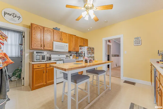 $150,000 | 216 Wyatt Avenue, Lincoln, IL 62656