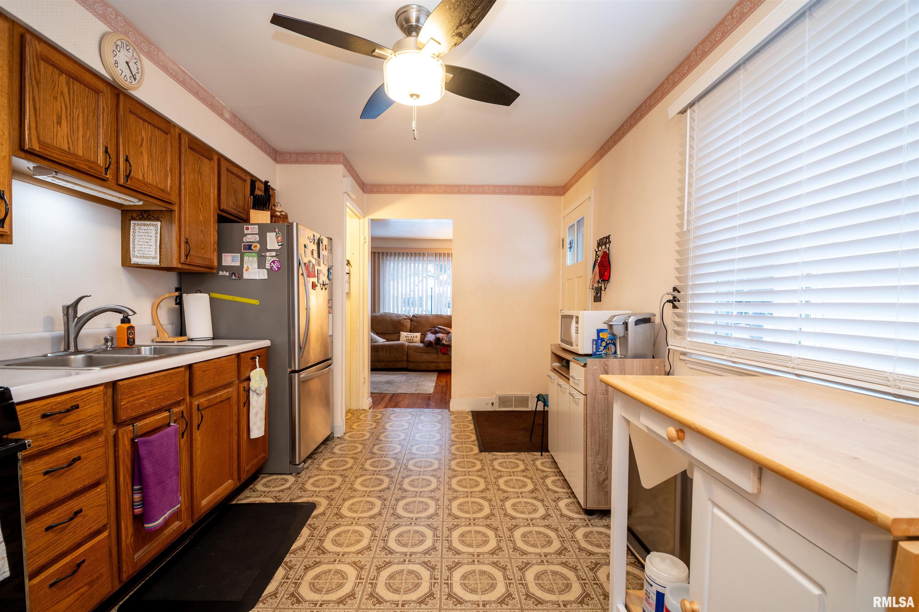 814 West Ridge Road Peoria, IL 61614 - Photo 12 of 34