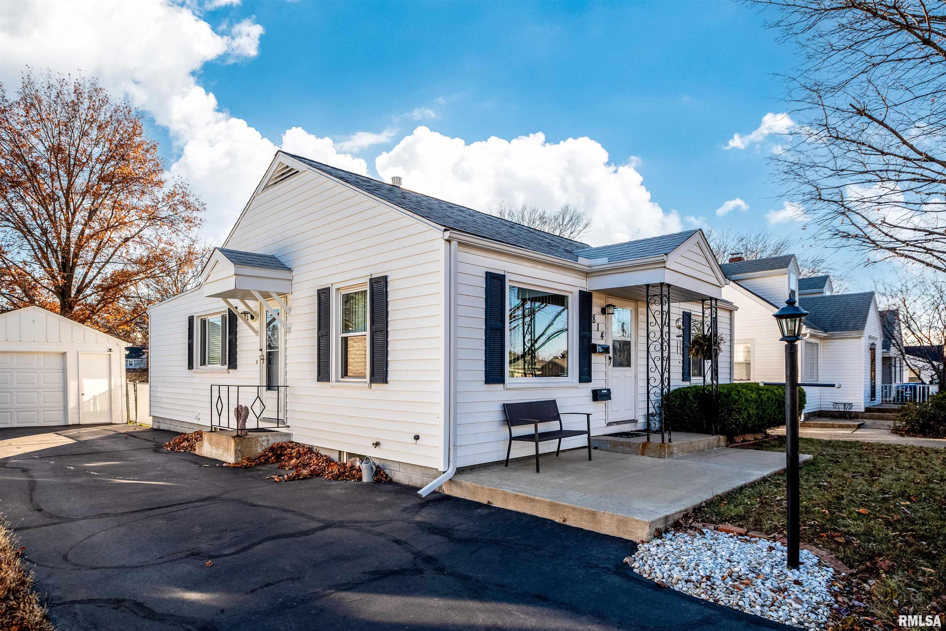 814 West Ridge Road Peoria, IL 61614 - Photo 2 of 34