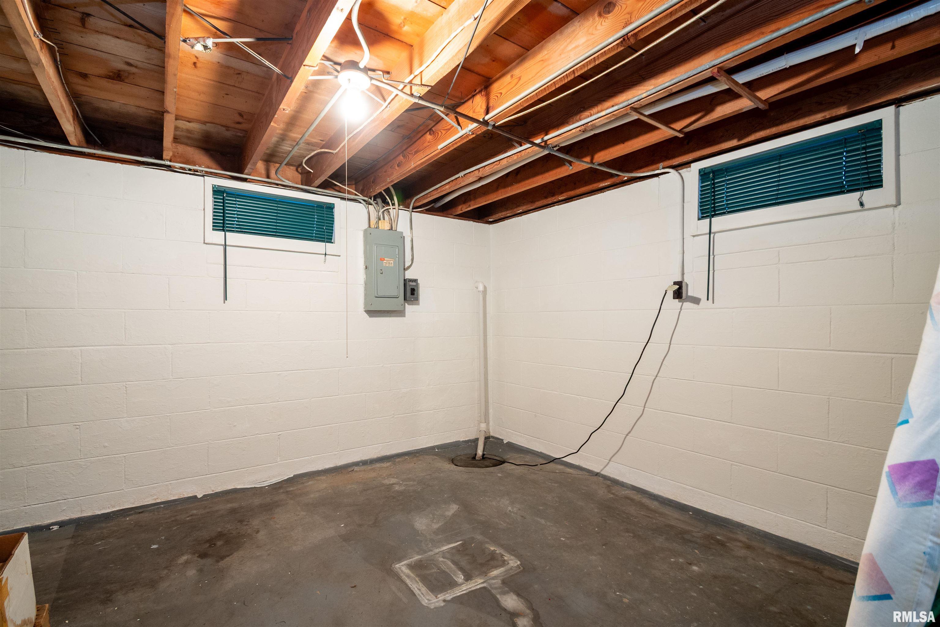 814 West Ridge Road Peoria, IL 61614 - Photo 33 of 34