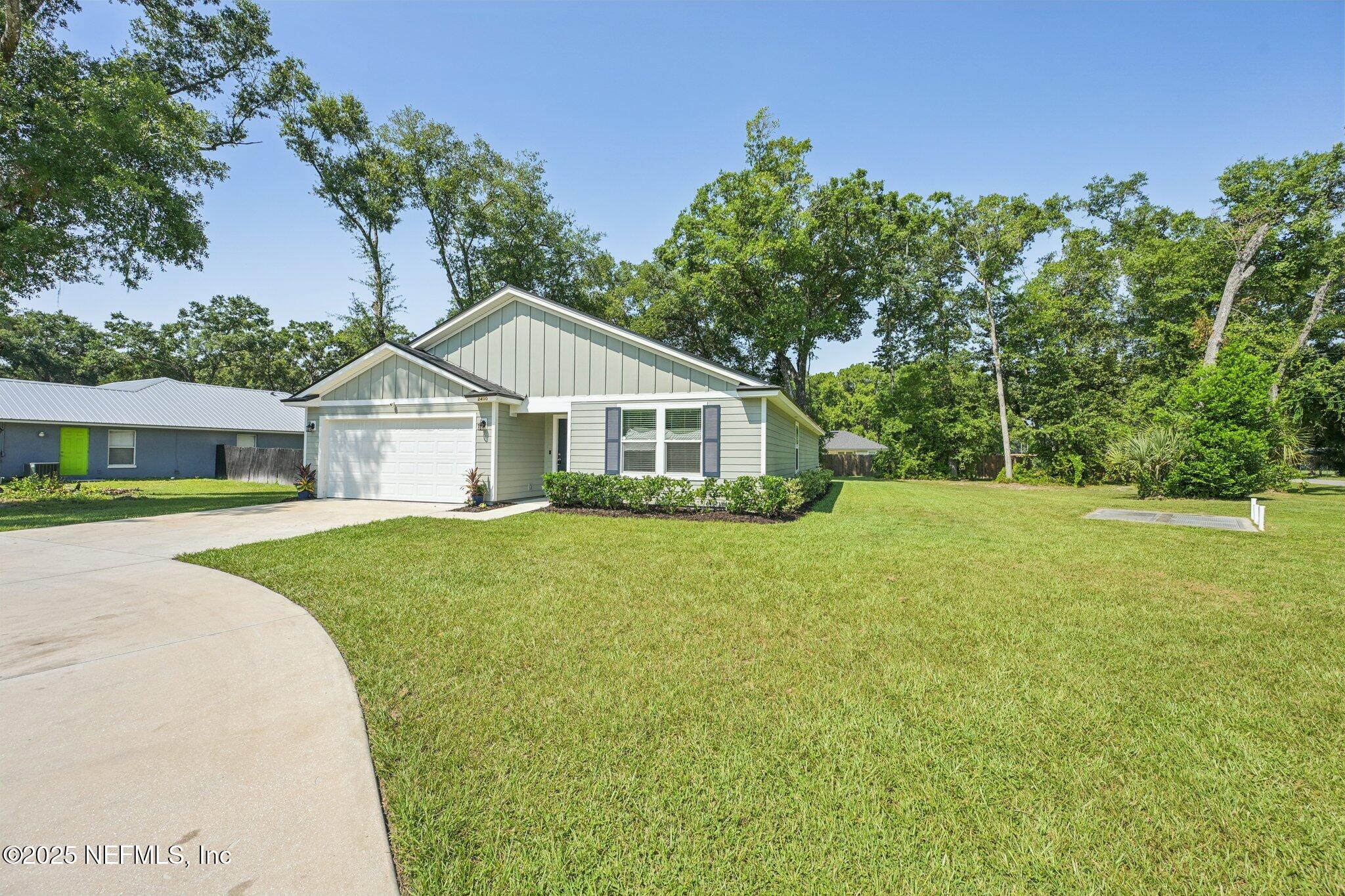 2400 Lundy Road Palatka, FL 32177 - Photo 33 of 34 a front view of a house with a yard