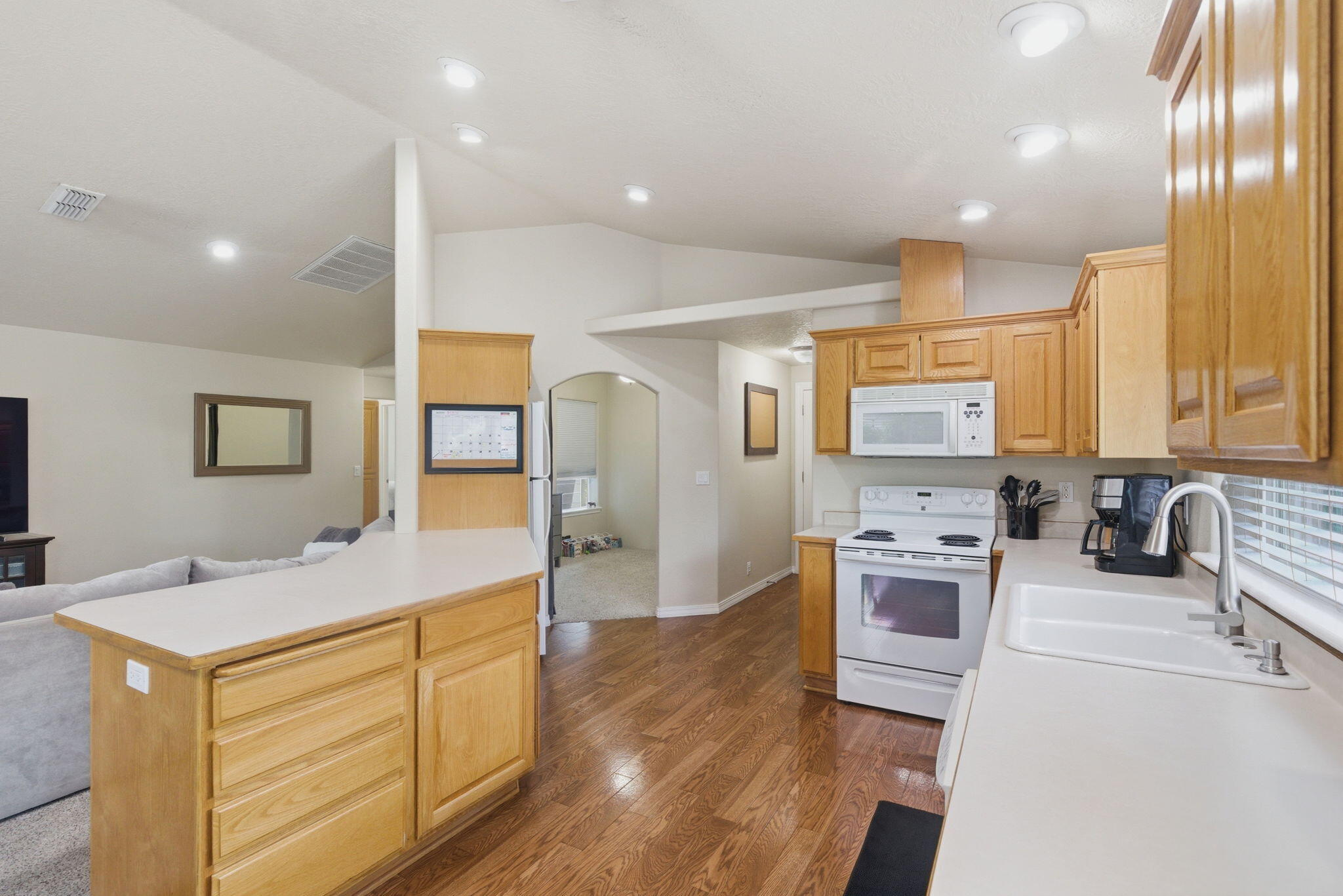 1340 George Tweed Boulevard Grants Pass, OR 97527 - Photo 5 of 22