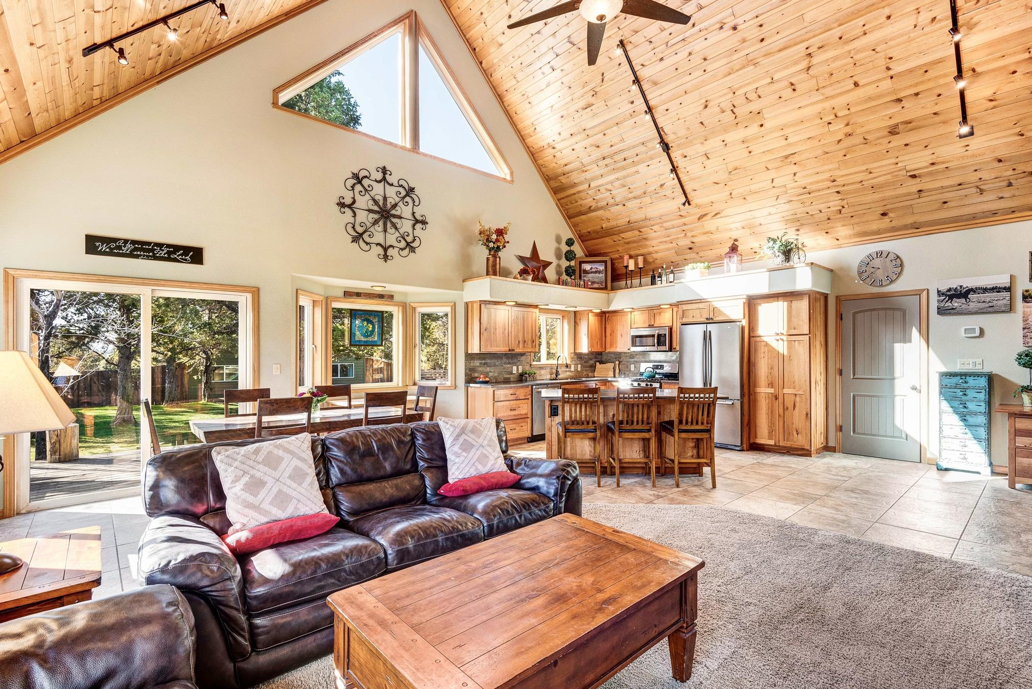 64788 Collins Road Bend, OR 97703 - Photo 9 of 49 9