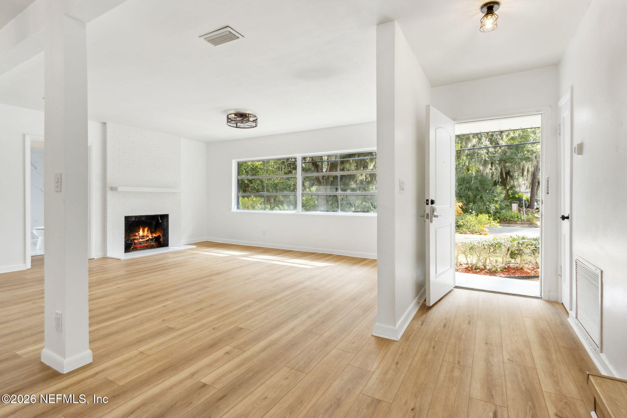 1519 Cornell Road Jacksonville, FL 32207 - Photo 7 of 41 Foyer