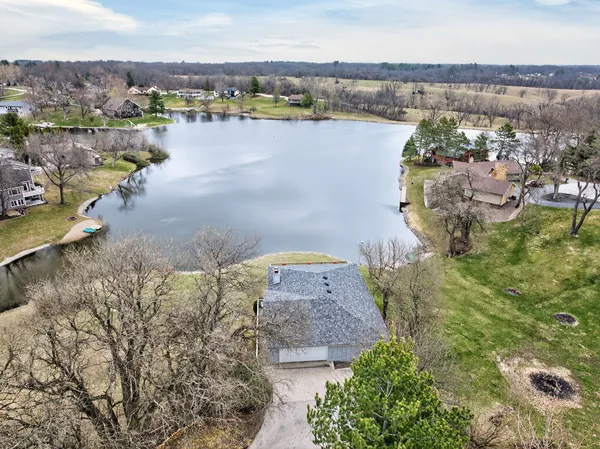 $325,000 | 516 Crestview Drive, Sherrard, IL 61281