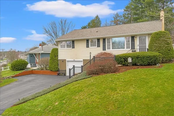 $259,900 | 306 Doyleson Avenue, Endicott, NY 13760