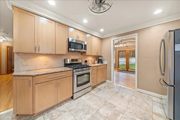 $259,900 | 306 Doyleson Avenue, Endicott, NY 13760
