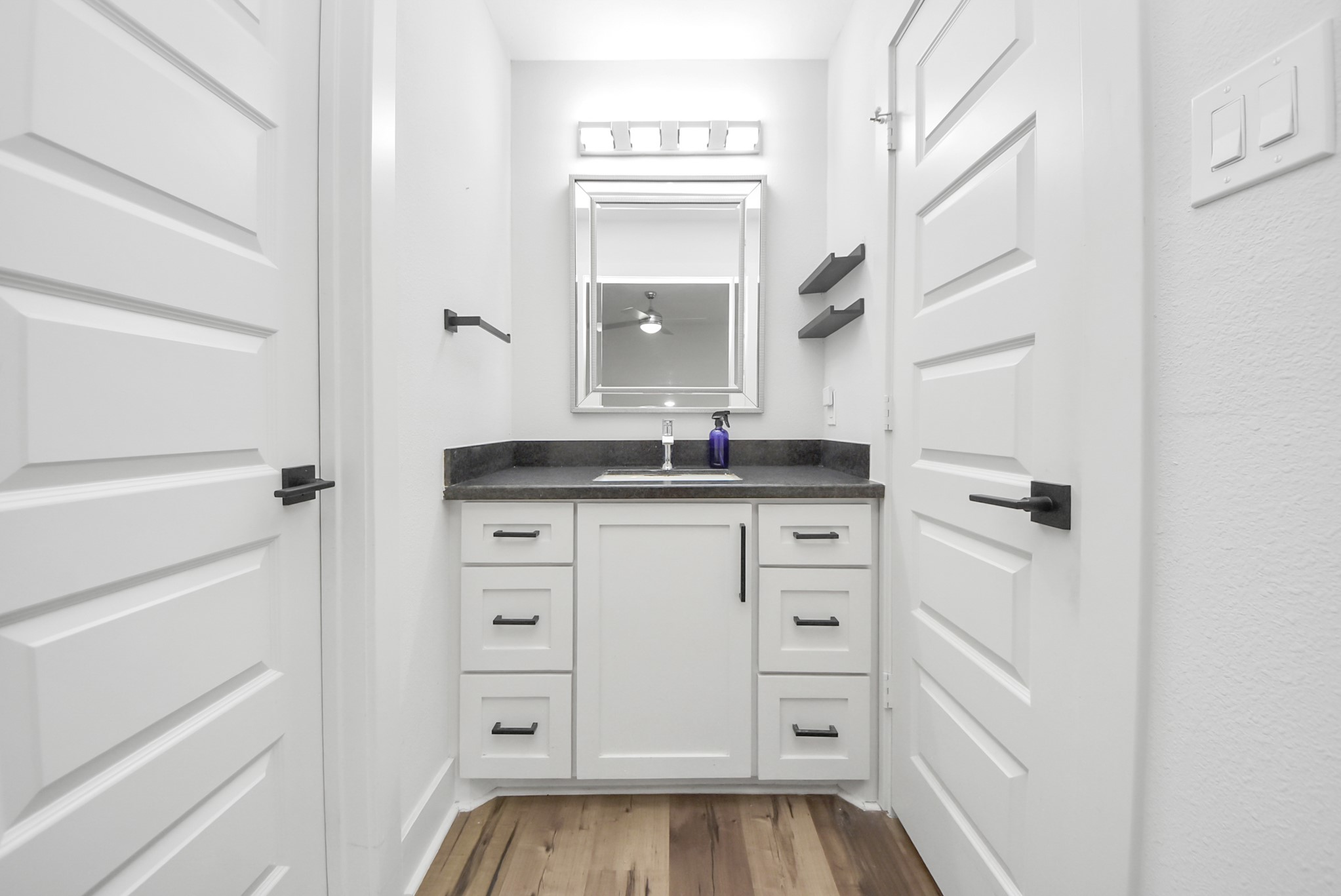 9731 Clanton Street Houston, TX 77080 - Photo 22 of 41 Primary Bathroom