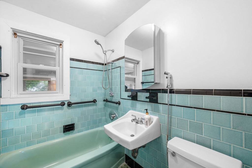 7 Edgehill Road Swampscott, MA 01907 - Photo 9 of 32 Gallery Image 9
