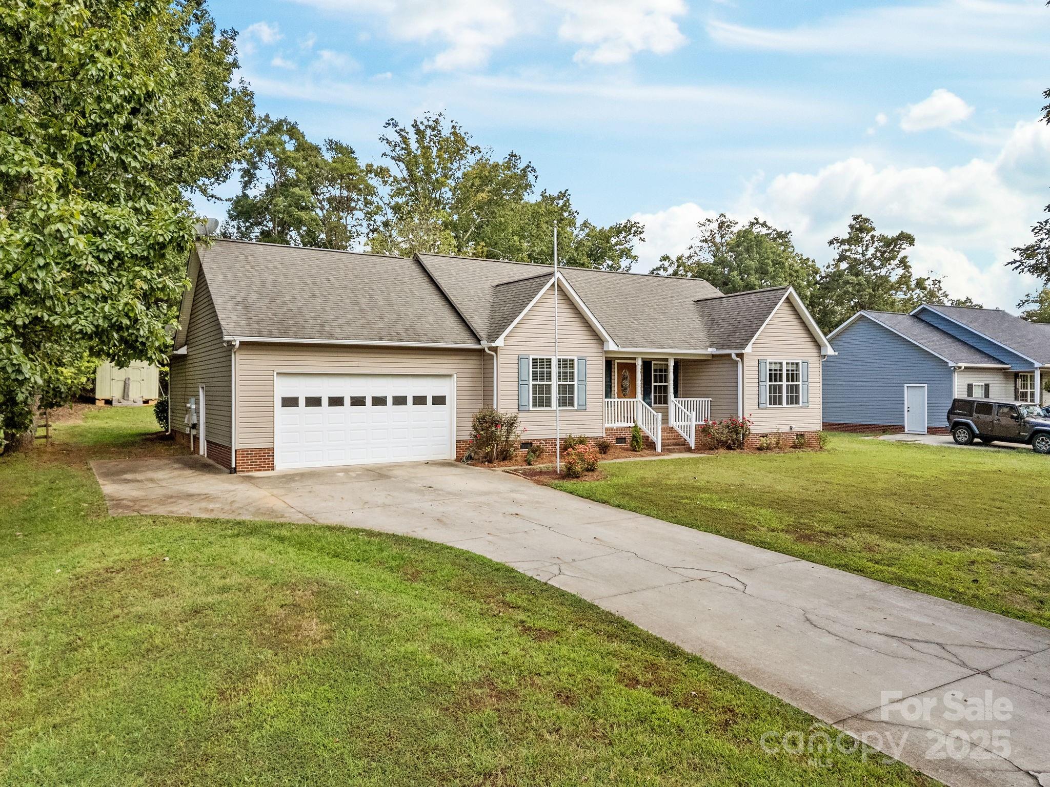 190 Teague Road Salisbury, NC 28146 - Photo 3 of 44 a view of a house with a yard and large tree