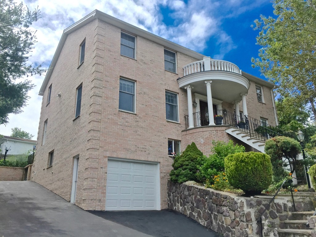 12 Lucia Road Marblehead, MA 01945 - Photo 1 of 28