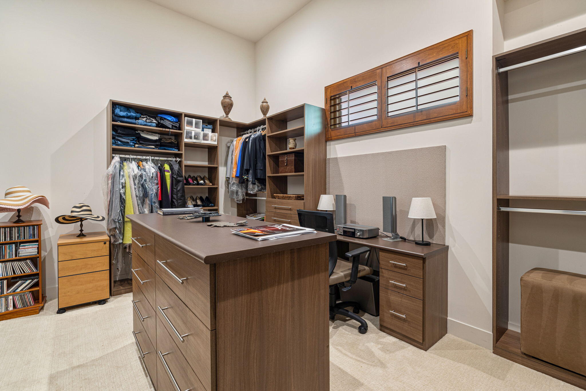 5 Via Merenda Rancho Mirage, CA 92270 - Photo 61 of 84 a kitchen that has a stove and a microwave oven