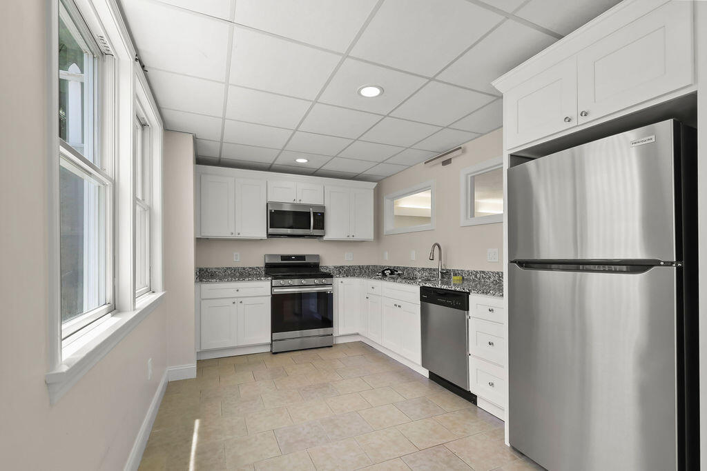 379 Monomoscoy Road Mashpee, MA 02649 - Photo 12 of 42 IMG_2215