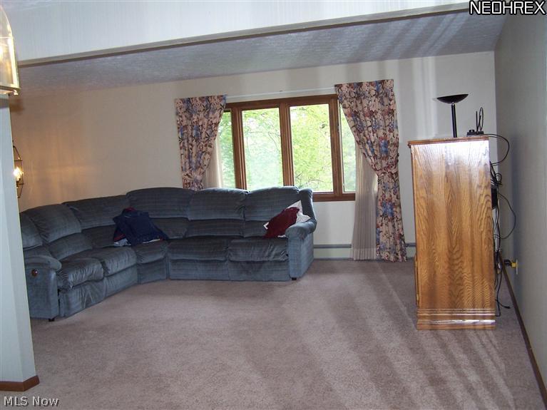 976 Center Road Hinckley, OH 44233 - Photo 5 of 25 Gallery Image 5