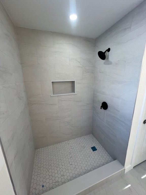 252 East County Road Rutland, MA 01543 - Photo 32 of 42 a bathroom with a shower