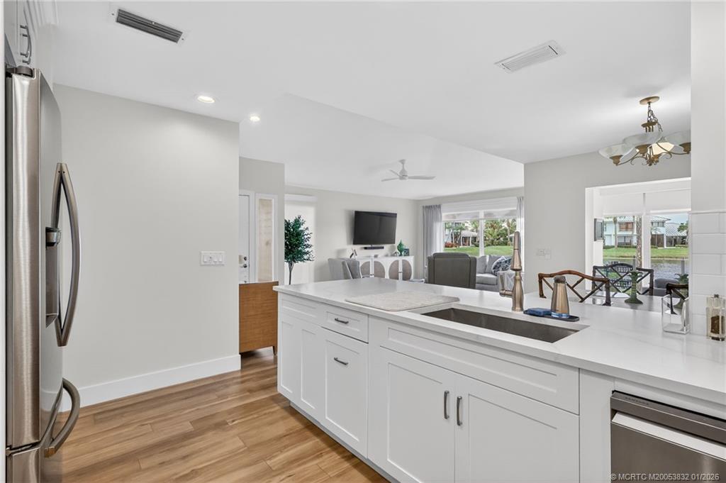 5627 Southeast Foxcross Place Stuart, FL 34997 - Photo 20 of 72 Kitchen