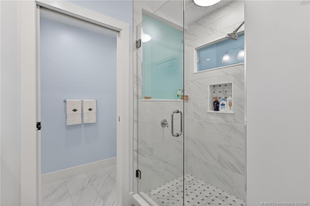 5627 Southeast Foxcross Place Stuart, FL 34997 - Photo 31 of 72 Primary Bathroom