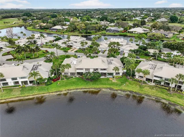 $469,000 | 5627 Southeast Foxcross Place, Stuart, FL 34997