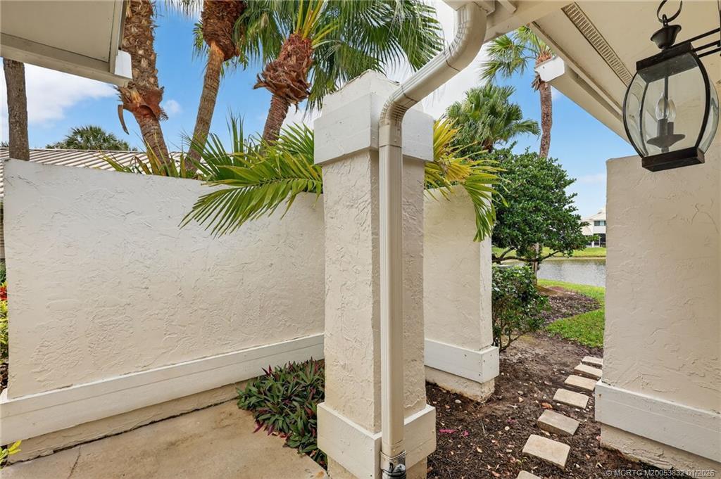 5627 Southeast Foxcross Place Stuart, FL 34997 - Photo 6 of 72 Entrance