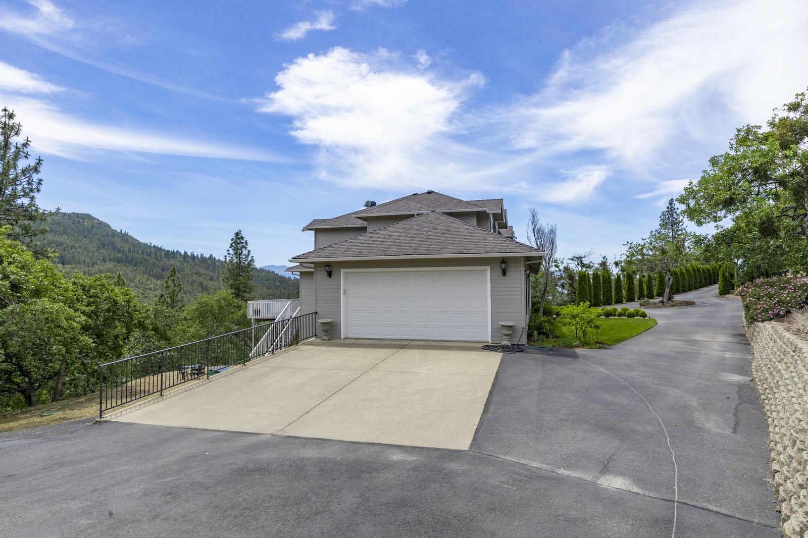 6610 Hillcrest Road Medford, OR 97504 - Photo 56 of 73