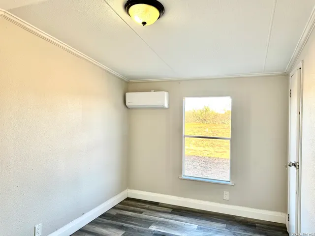 $272,000 | 2811 County Road 467, Devine, TX 78016