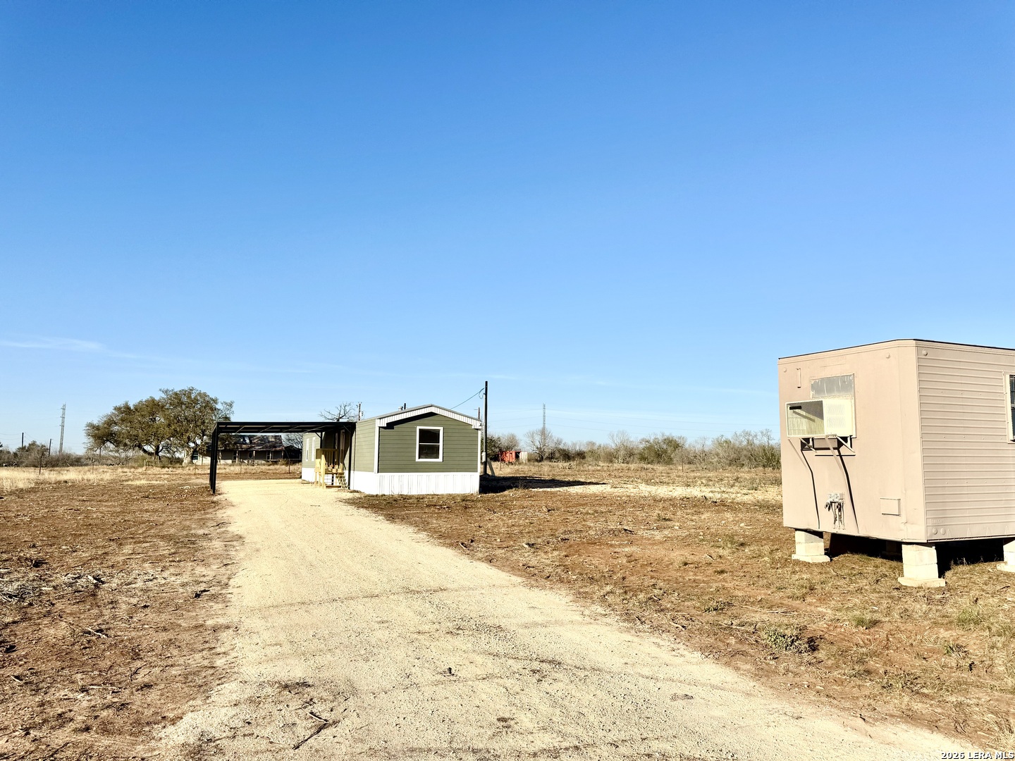2811 County Road 467 Devine, TX 78016 - Photo 21 of 24