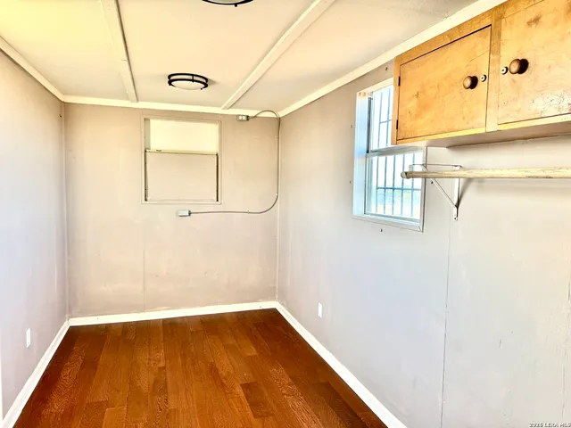 $272,000 | 2811 County Road 467, Devine, TX 78016