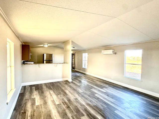 $272,000 | 2811 County Road 467, Devine, TX 78016