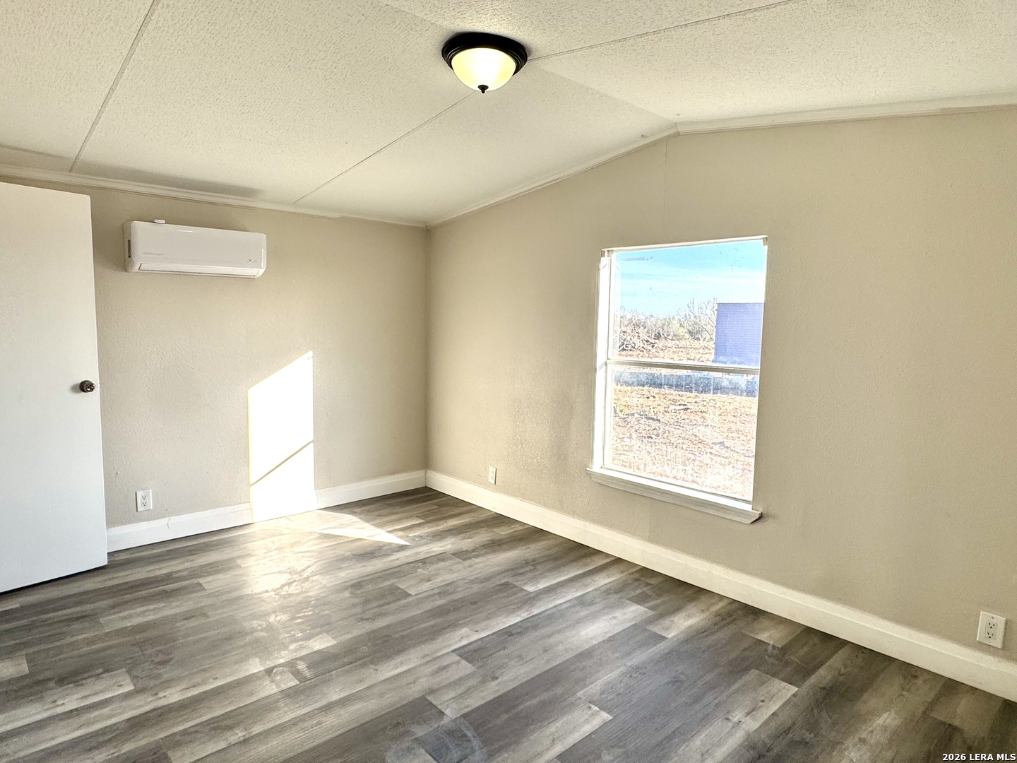 2811 County Road 467 Devine, TX 78016 - Photo 8 of 24