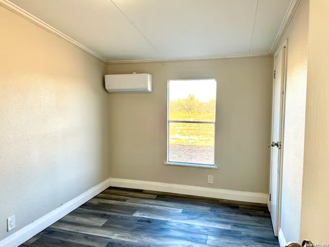 $272,000 | 2811 County Road 467, Devine, TX 78016