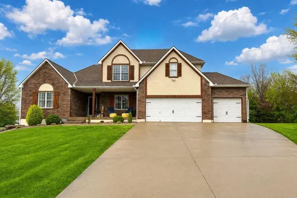 $729,900 | 716 Southwest 163rd Street, Lee's Summit, MO 64082