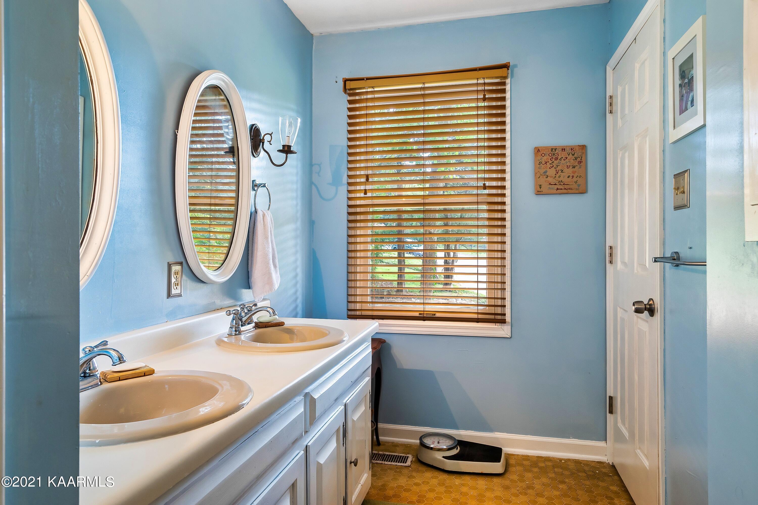 12 Compton Lane Oak Ridge, TN 37830 - Photo 32 of 53 12C-33