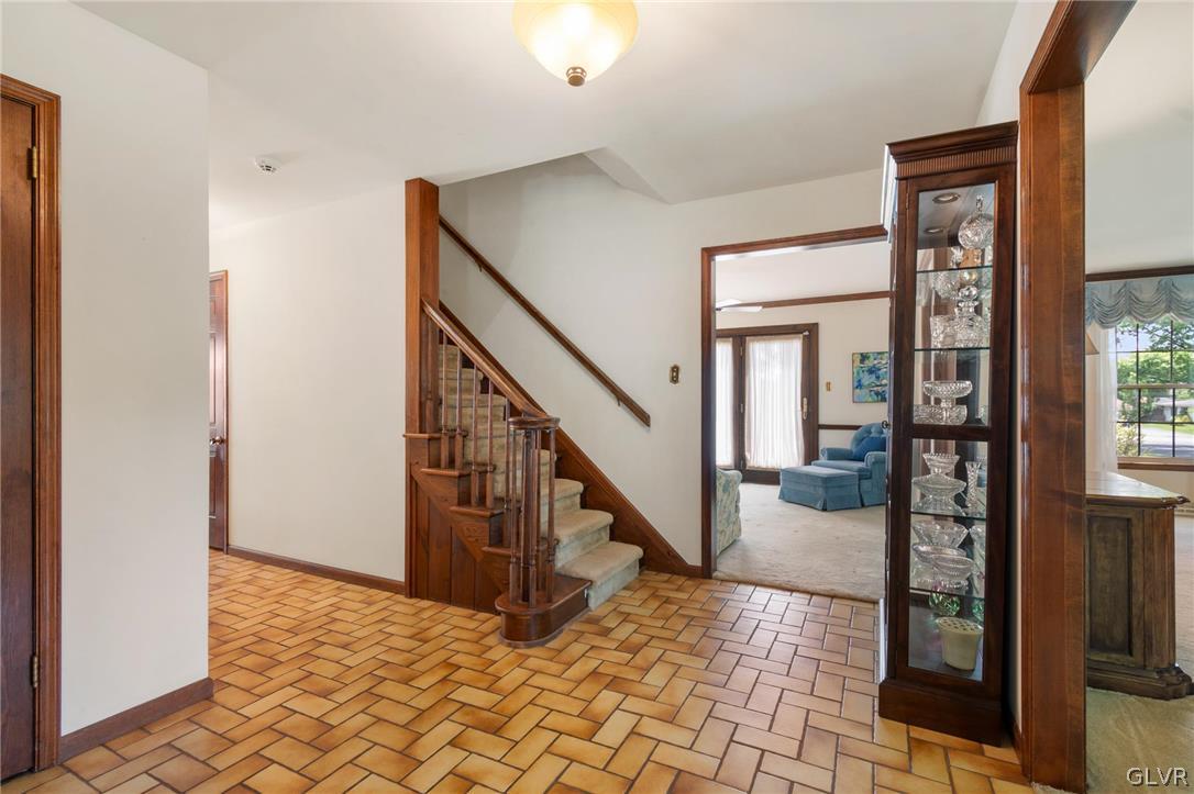 1087 Oldstone Road Allentown, PA 18103 - Photo 10 of 42 Gallery Image 10