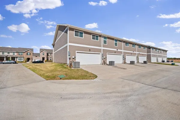 $2,195 | 3500 Brentwood Drive, Denton, TX 76207