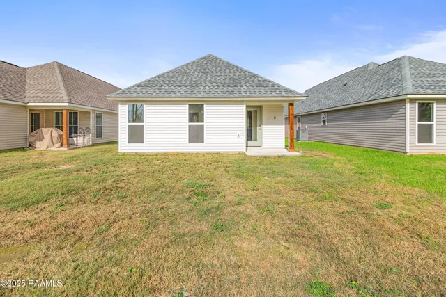 $197,900 | 227 Camerons Cove Drive, Carencro, LA 70520