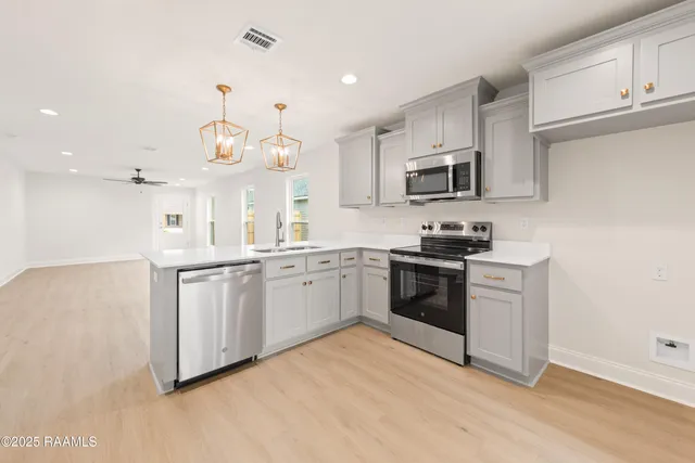 $197,900 | 227 Camerons Cove Drive, Carencro, LA 70520