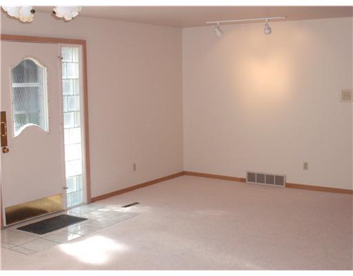 104 Porter Lane Rochester, PA 15074 - Photo 11 of 16 Living Room.
