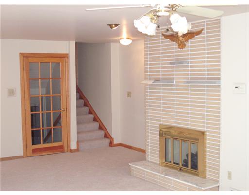 104 Porter Lane Rochester, PA 15074 - Photo 10 of 16 Living Room.