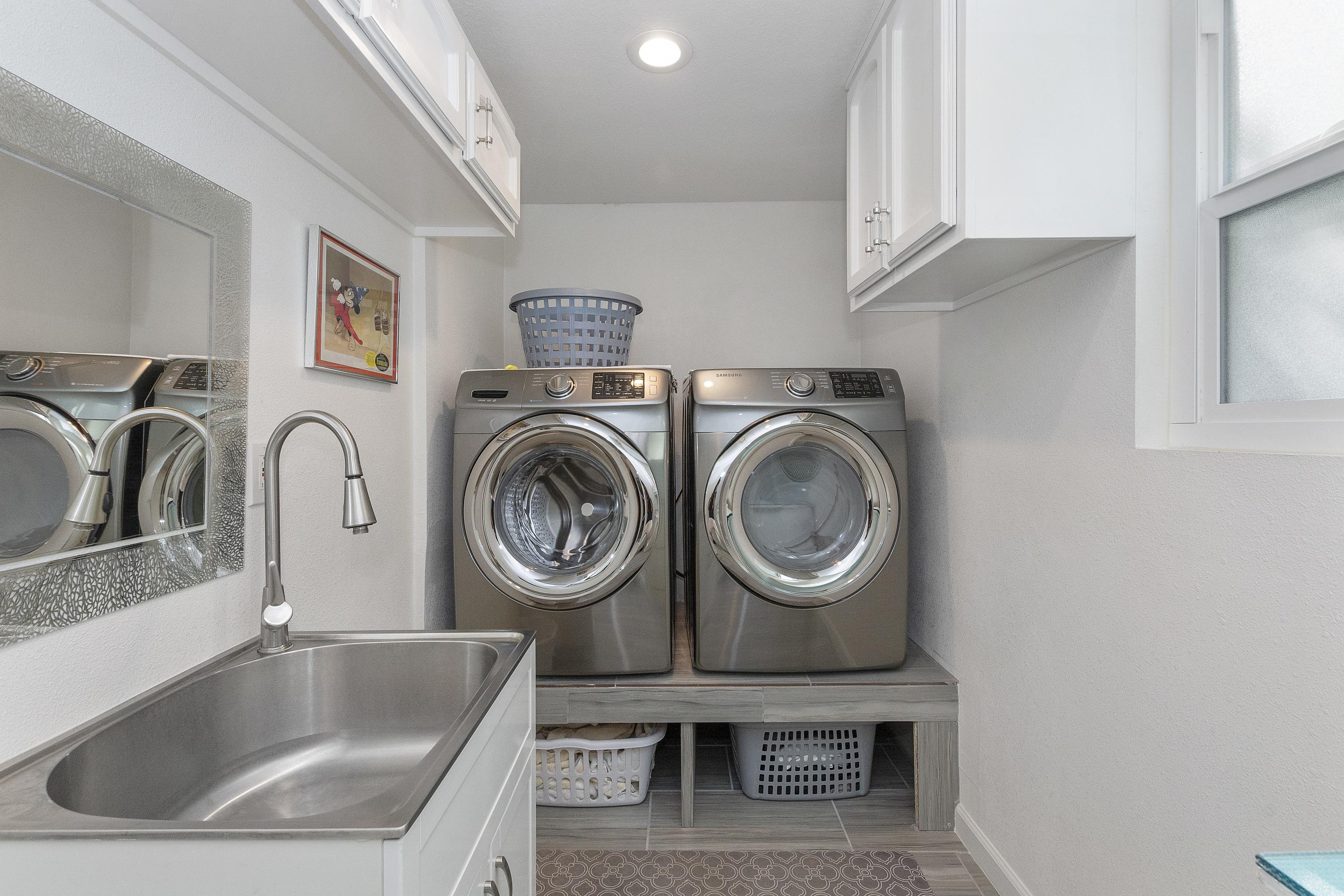 70061 Cobb Road Rancho Mirage, CA 92270 - Photo 20 of 33 a view of storage and utility room with washer and dryer