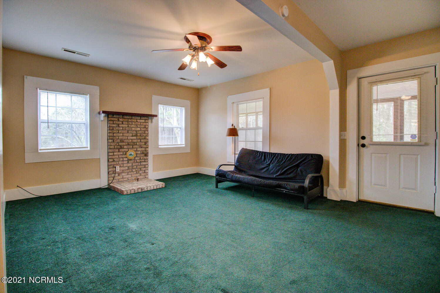 871 Watha Road Willard, NC 28478 - Photo 19 of 54 871 Watha Road-large-019-019-Living Room