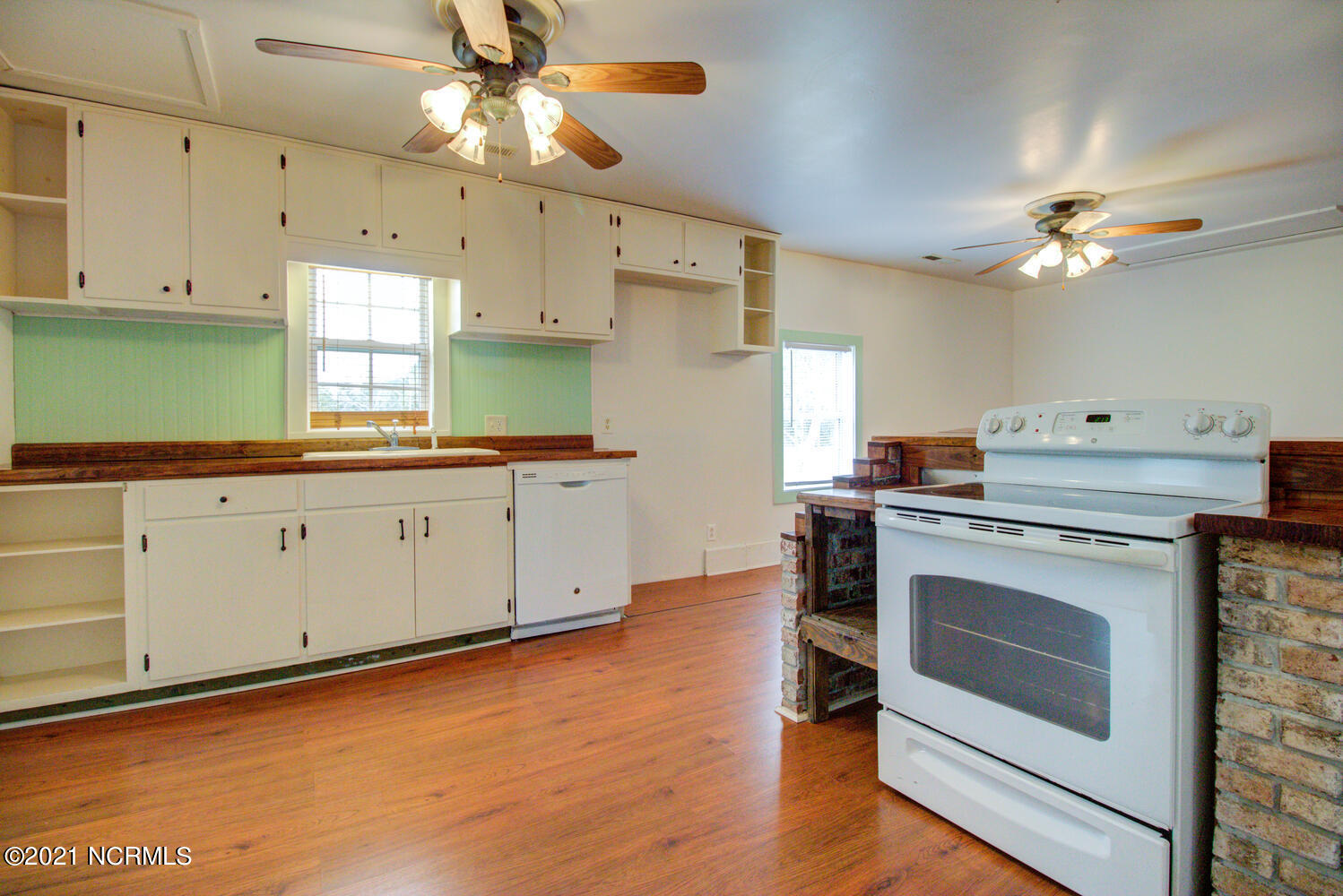 871 Watha Road Willard, NC 28478 - Photo 34 of 54 871 Watha Road-large-034-046-Kitchen-149