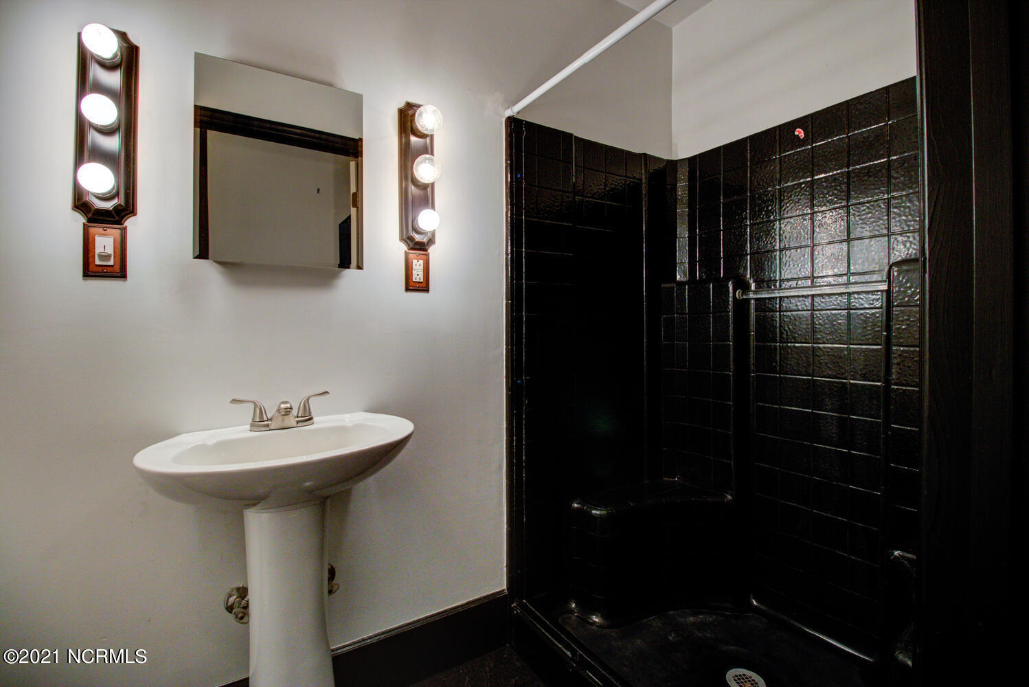 871 Watha Road Willard, NC 28478 - Photo 39 of 54 871 Watha Road-large-039-007-Bathroom 2-