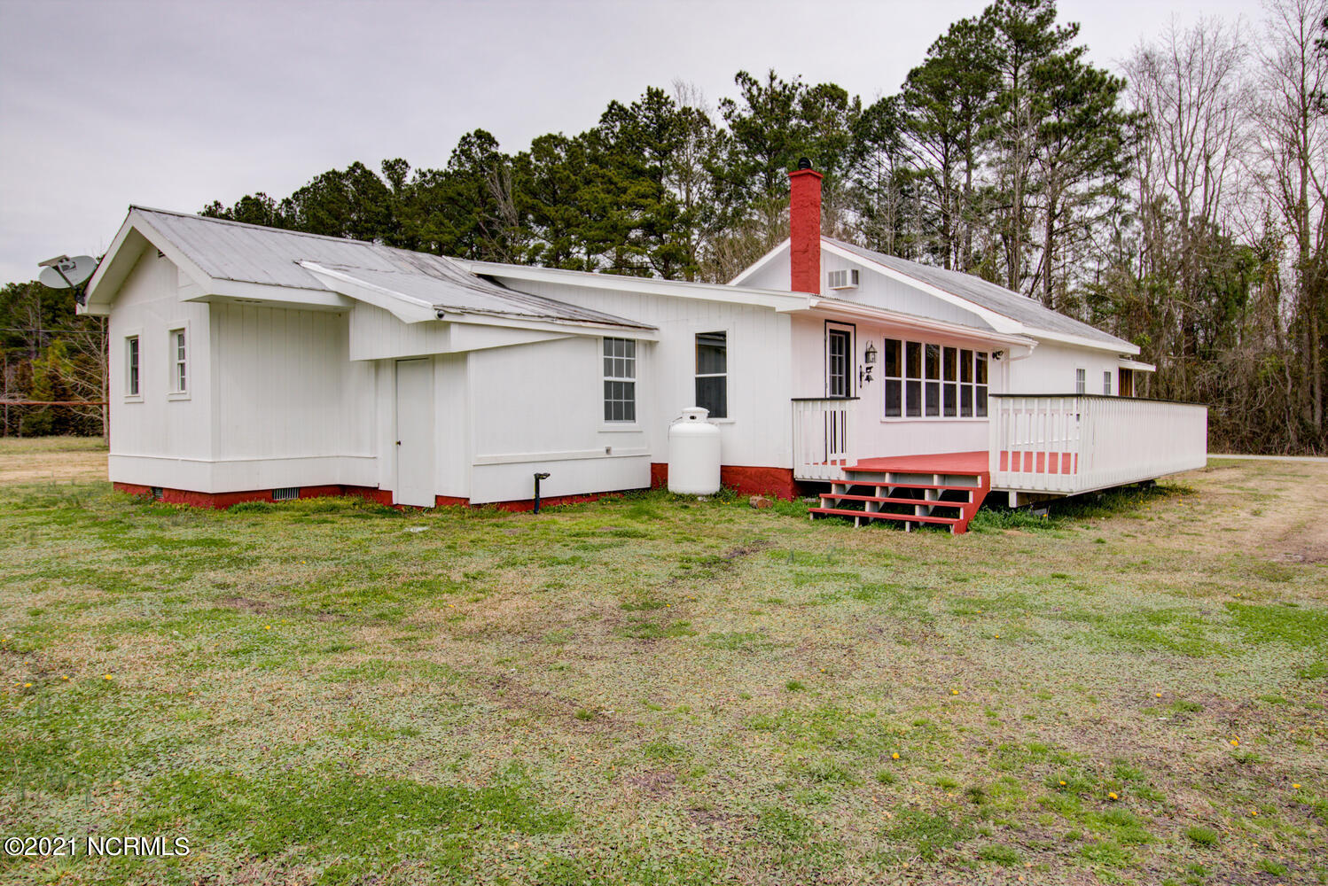 871 Watha Road Willard, NC 28478 - Photo 10 of 54 871 Watha Road-large-010-013-Back of Hou